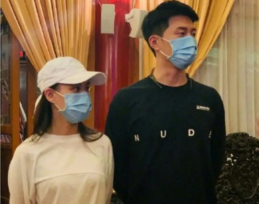 窦骁带何超莲回西安老家之后都做了什么？
