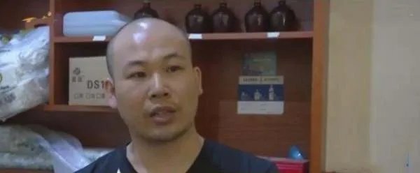 男子30元订外卖,儿子吃到避孕套,他一看被气炸:还是用过的!后续呢?