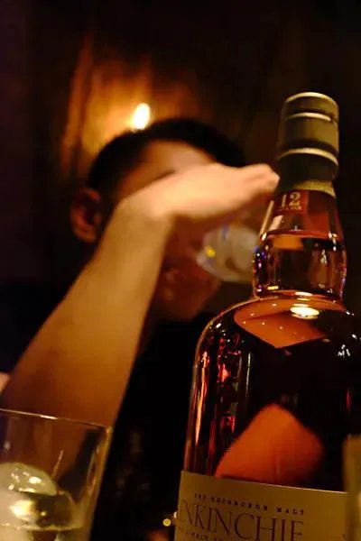 酒桌上怎样拒绝别人的劝酒?