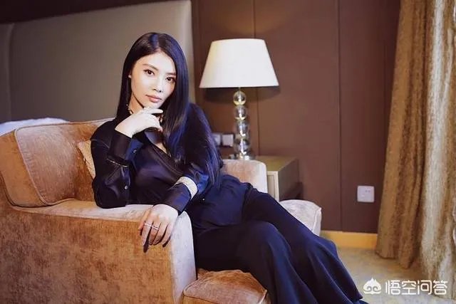 如何看待大嫂徐冬冬在俄罗斯世界杯看球,被丹麦球迷“生扑”?