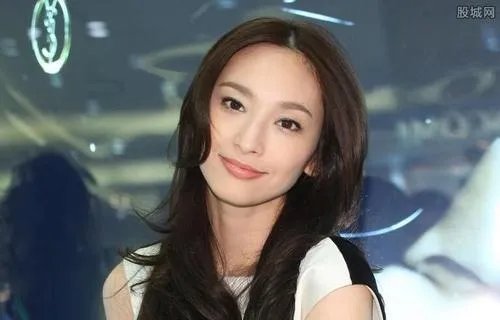 吴佩慈已生4娃,为何迟迟未嫁入豪门,她是否另有盘算?
