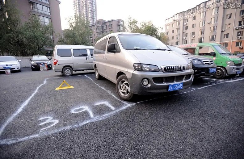 西安试点海绵车位 白天正常通车夜间免费停