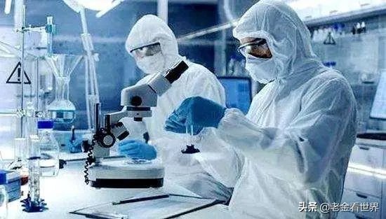 为什么美国那么多人确诊了，但是特朗普周围一直没事？