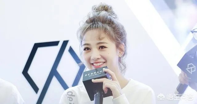 吴映洁为什么一直红不起来?她和炎亚纶有没有在一起?