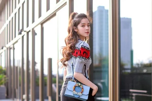 欧阳娜娜歌声很甜，她翻唱过哪些歌曲？