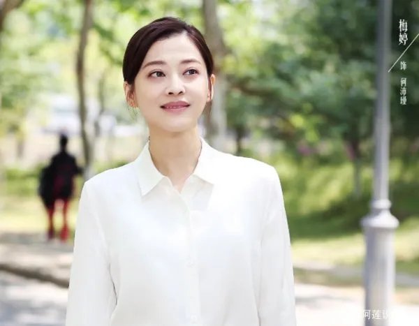 那个与陈佩斯搭档表演大变活人的梅婷,如今27年过去了,现如今过得怎样?