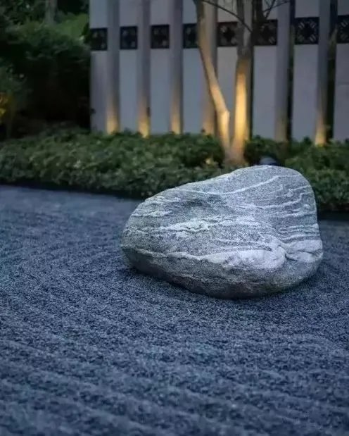 庭院里的这一方石头,历经千年,大有讲究