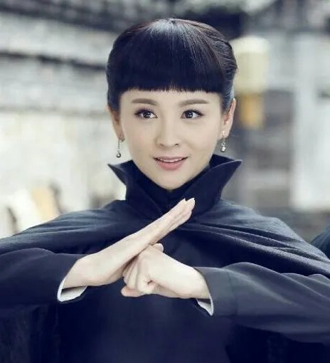 邓莎跟谁结婚了老公很有钱吗？