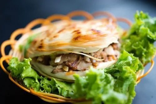 陕西名小吃,分明是馍夹着肉,为何被叫做肉夹馍?