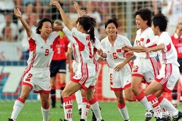 老女足队员张鸥影弥留之际换上国家队战袍,对此你怎么评价?