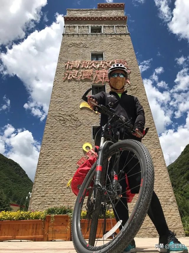 自行车爱好者去骑车旅行,准备个什么户外生存包较好?