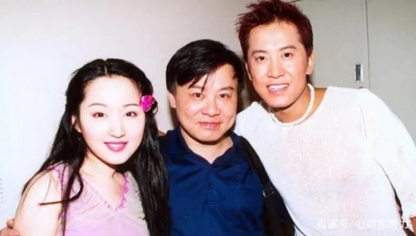 向华强花费百万请杨钰莹吃饭,赖文峰冲进去说:她是我的女人,发生了什么?