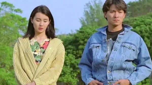 57岁的张曼玉身材暴瘦穿地摊货,她过的究竟怎么样?