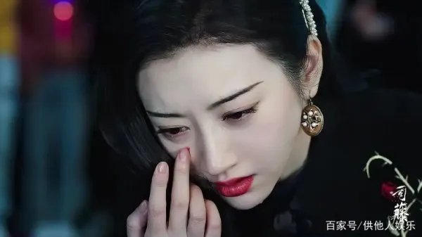 景甜凭借《司藤》一人分饰两角成功翻红,没想到接洽女主曾是她?
