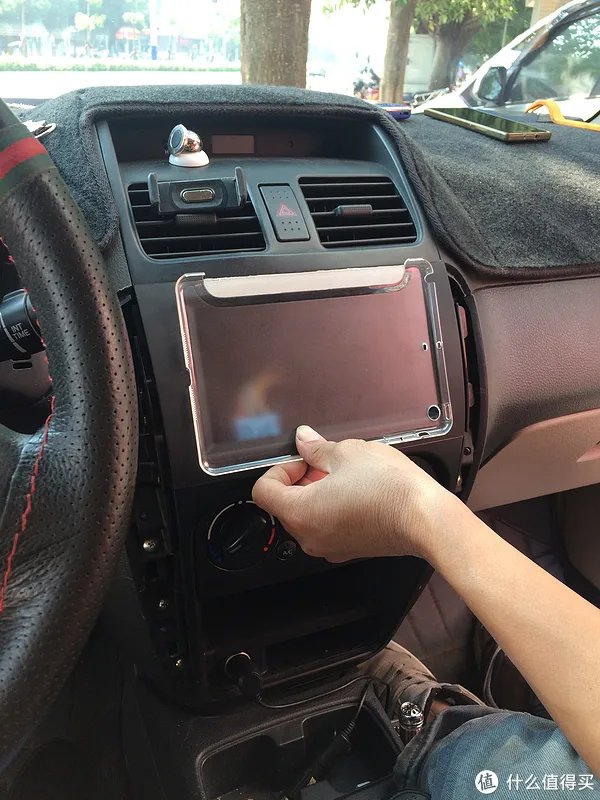 来吧,把iPad mini装进你的汽车中控!