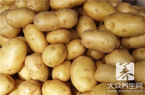  土豆皮煮水能染发吗