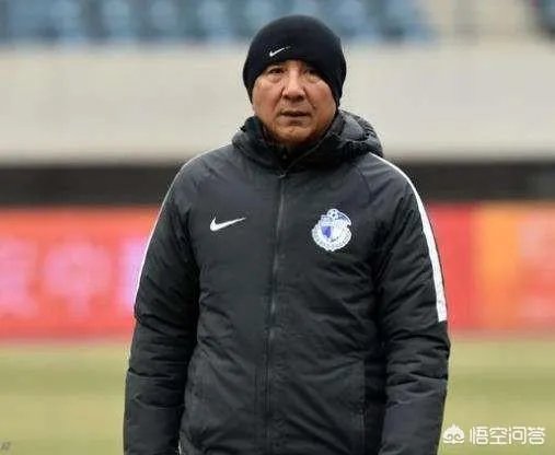 如何看待大连一方高层表示:期待新帅扭转局面,马林团队战术落后?