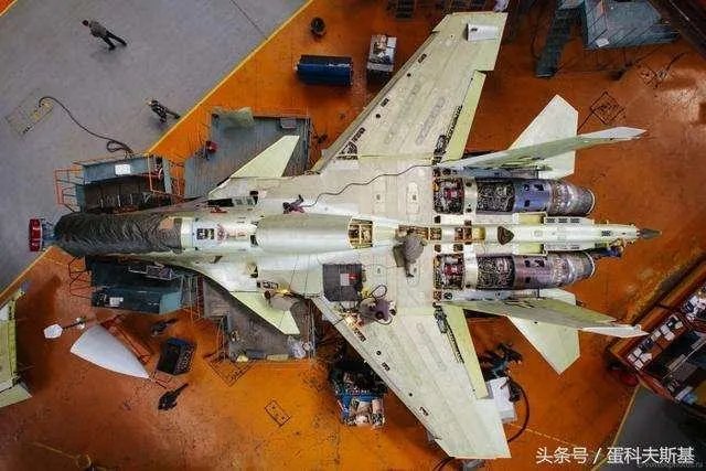 解放军首次曝光超强制空战斗机,这款战机到底有何特别之处?