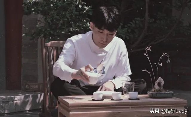 可以分享德云社私服照片吗?
