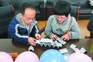 被湖南大学“90后”高颜值副教授刷屏,你觉得这位副教授颜值怎么样?