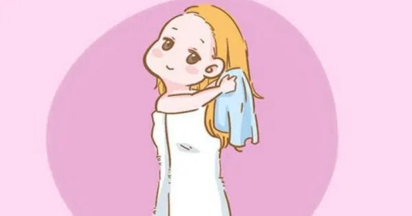 萌娃得知不用洗头捂嘴憋笑,为何小孩子都这么讨厌洗头?