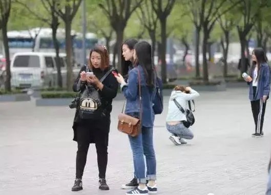 三里屯街拍套路是什么意思?
