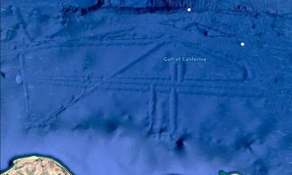 谷歌地图上隐藏在海底外星基地曝光,北极外星人基地是真的吗?