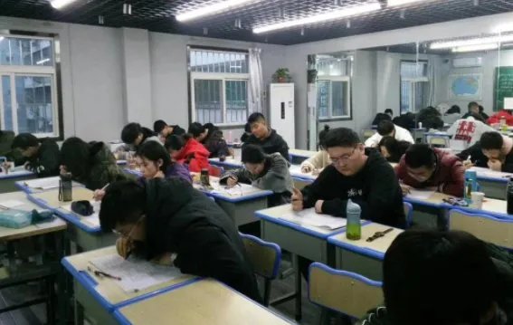 法硕哪个辅导班哪个老师押题比较准？求推荐