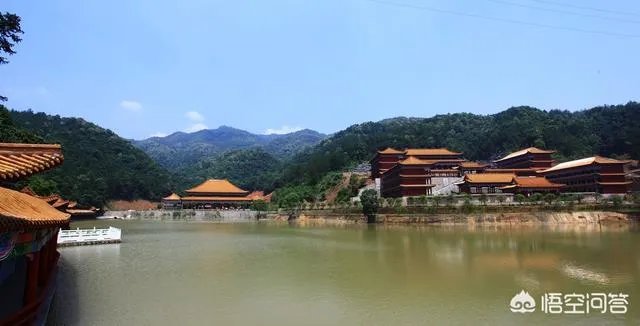 花10亿元打造仿古校区的高校是哪所?