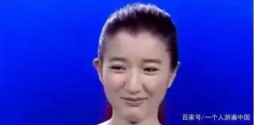 在非诚勿扰中,那个无人敢牵手的“猫脸”化妆师,素颜长成怎么样?
