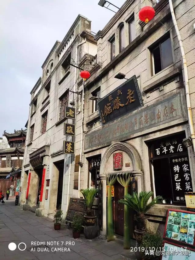 自行车爱好者去骑车旅行,准备个什么户外生存包较好?