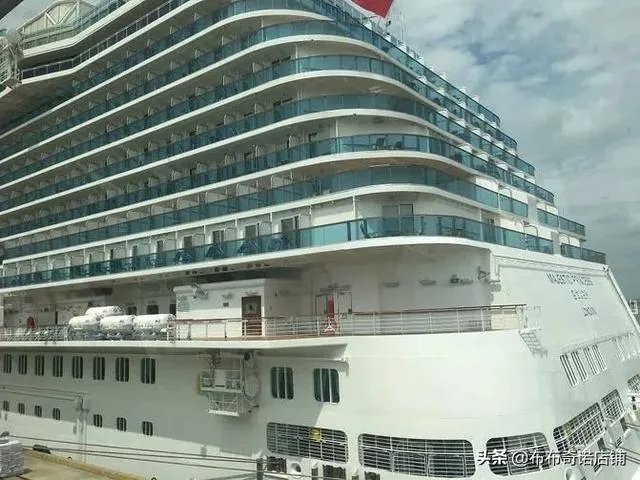 怎样去坐游轮旅游，本人在重庆想到国外游？