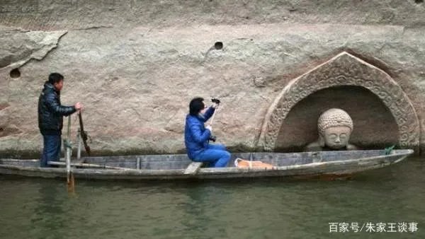 江西一水库水位下降,大量佛像露出,水下还藏着什么?