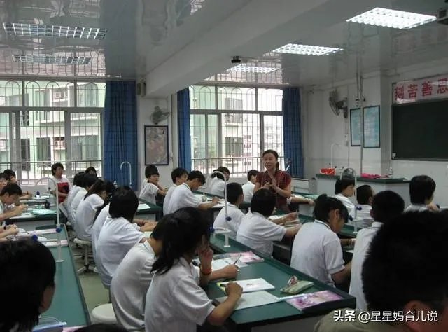 现在疫情又在反复,各地大学生能否停学回家?