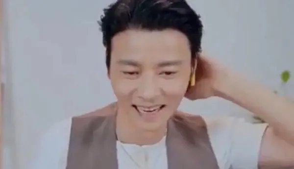 蔡少芬回忆与梁朝伟拍吻戏，拍的吻戏是哪一部剧？