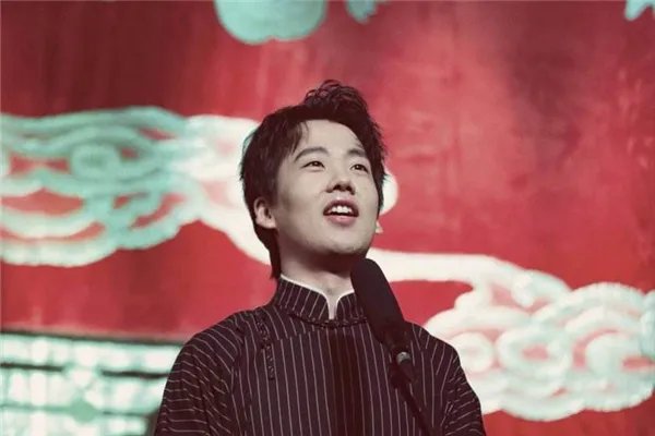 郭德纲回郭麒麟一个人子养德云全社,你怎么看这个话题?