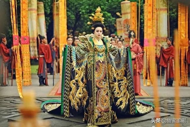 拍古装戏时,为演员定制的古装在杀青后会到哪?
