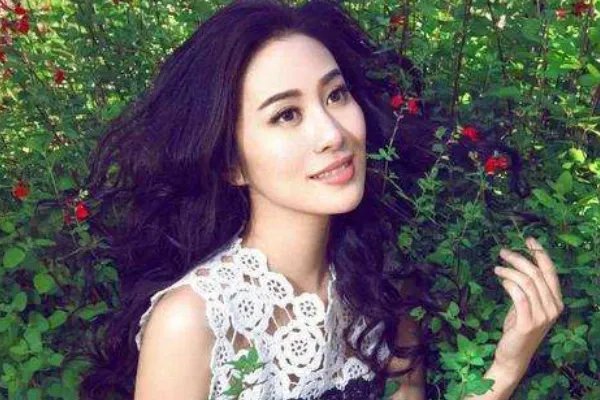 叶璇首曝与小默先生分手原因,他们究竟因为什么分手的