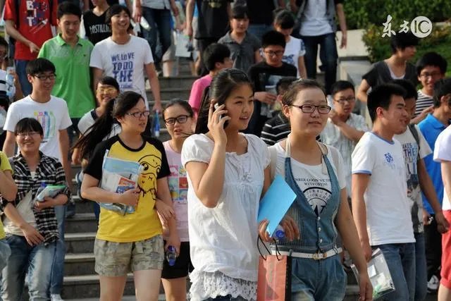 2017高考各省分数线陆续公布，大部分都降了，为啥？
