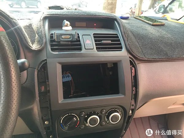 来吧,把iPad mini装进你的汽车中控!