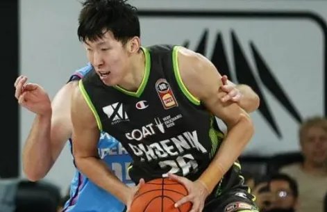 你们觉得现役周琦是不是中国篮球第一人?