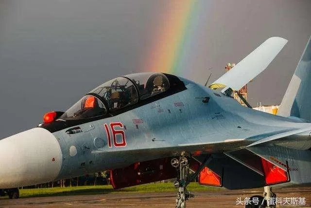 解放军首次曝光超强制空战斗机,这款战机到底有何特别之处?