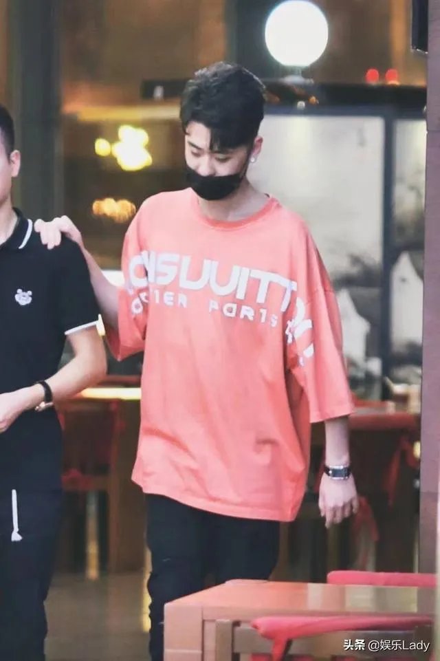 可以分享德云社私服照片吗?