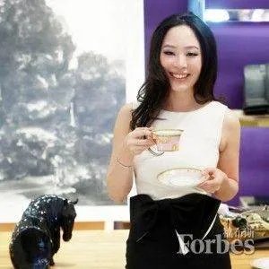 何佩嵘的简介