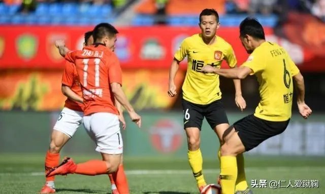 中超“首尾之争”:恒大vs人和,领头羊在天河能否迎来联赛11连胜?能完成最低消费吗?