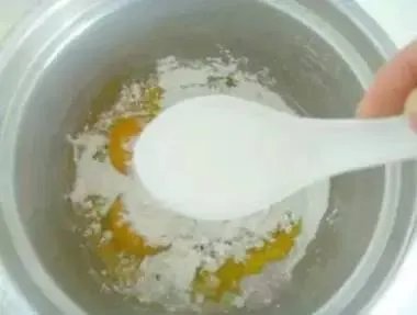 【生活妙招】电饭锅做蛋糕原来如此简单!保存好,别丢了!