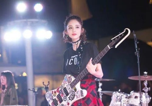 娜扎长发和短发哪个更漂亮呢?