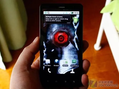 4.3吋纯爷们儿象征 摩托罗拉Droid X评测