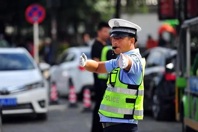 大学生跑70多公里回家,你怎么看?