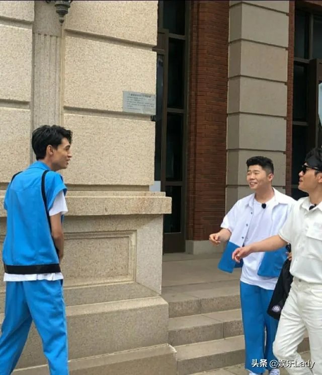 可以分享德云社私服照片吗?